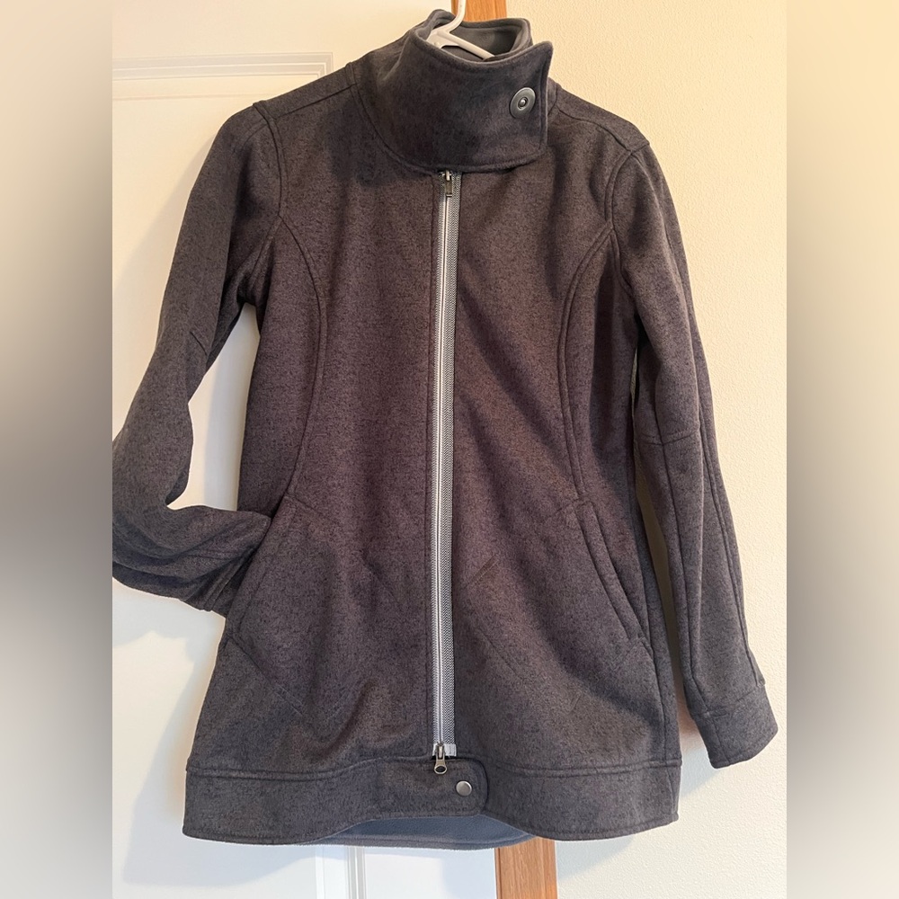 Avalanche dark gray fleece jacket